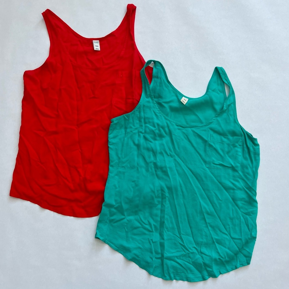 Two old navy Medium Tank Tops